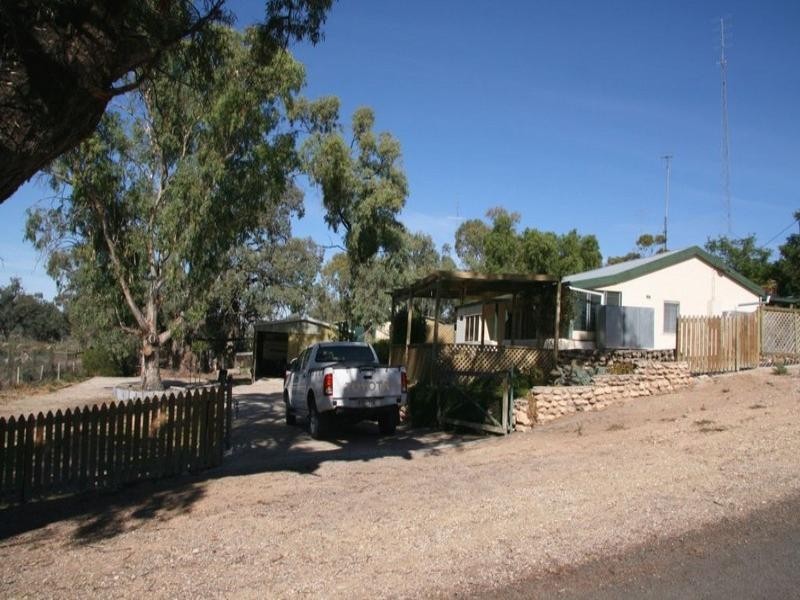 37 Acland Street, Blanchetown SA 5357