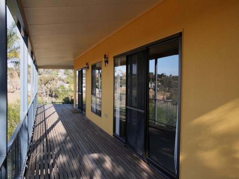 12 Thiele Avenue, Loxton SA 5333