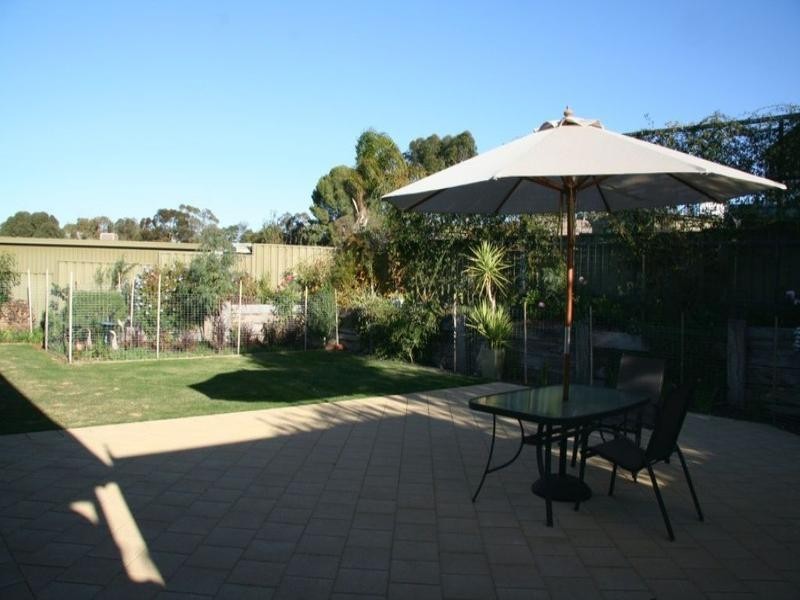 12 Thiele Avenue, Loxton SA 5333