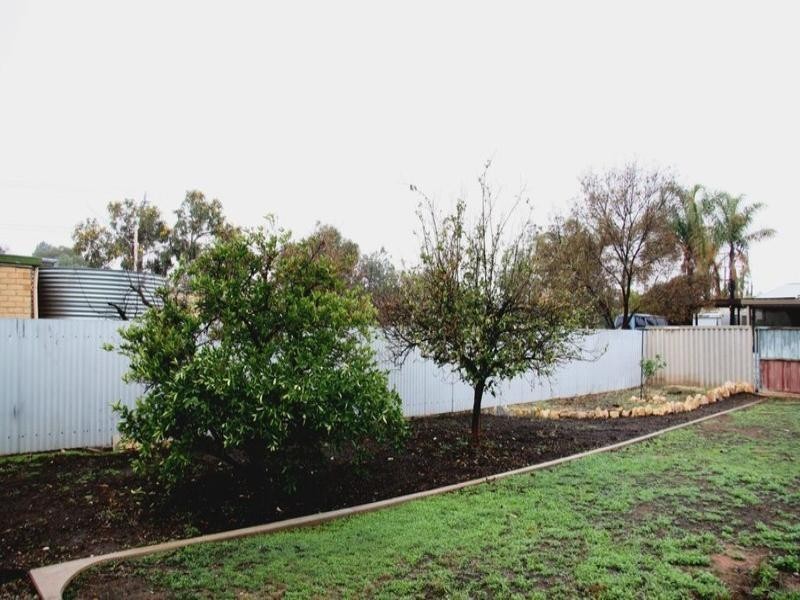 39 First Street, Loxton SA 5333