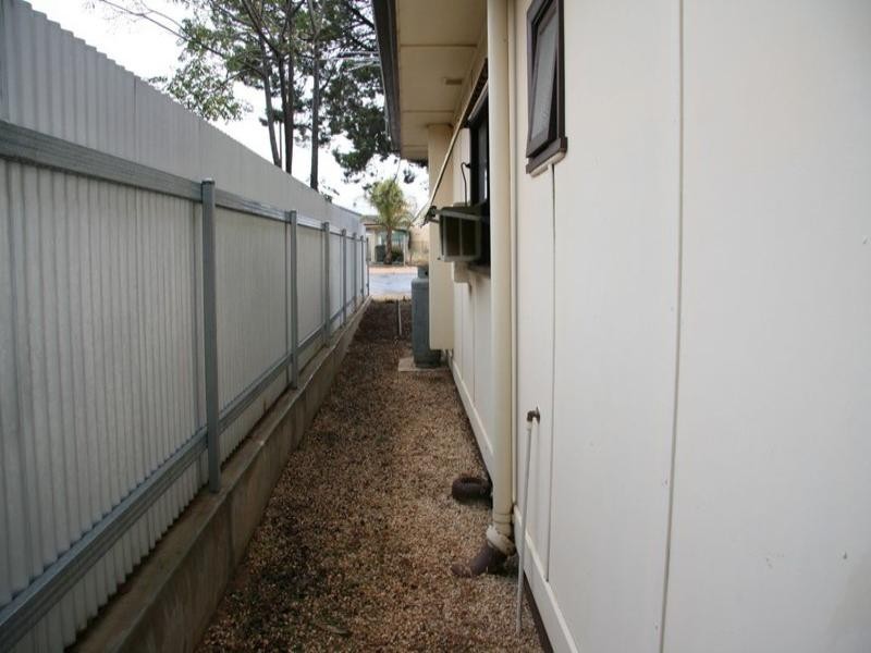 39 First Street, Loxton SA 5333