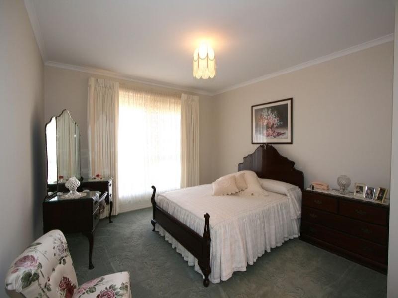 5 Torrens, Loxton SA 5333