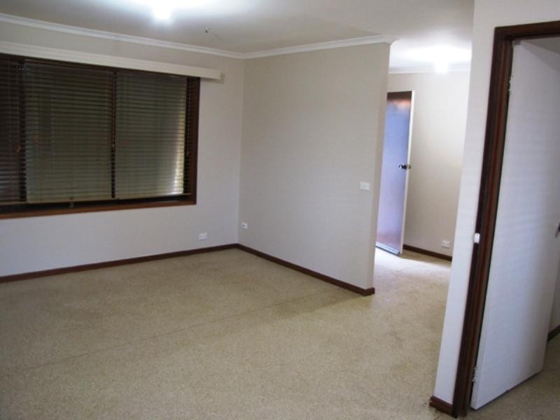 33 Barker Street, Loxton SA 5333