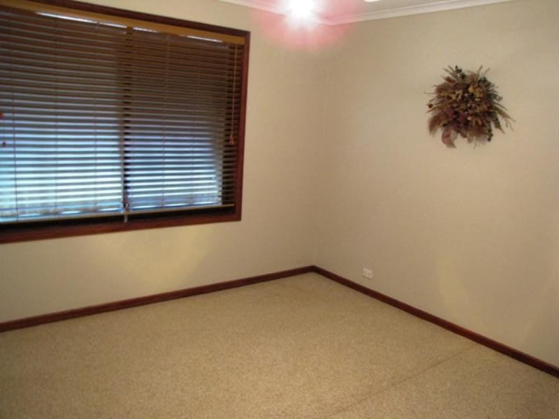 33 Barker Street, Loxton SA 5333