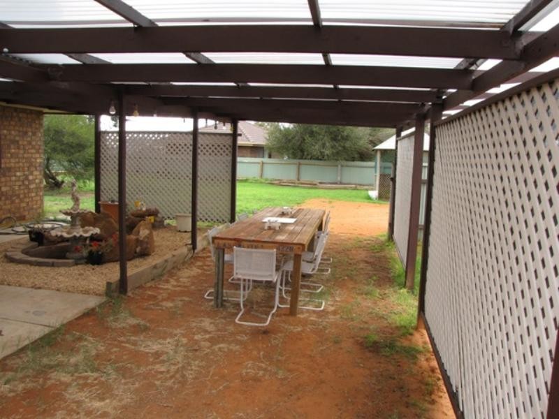 33 Barker Street, Loxton SA 5333