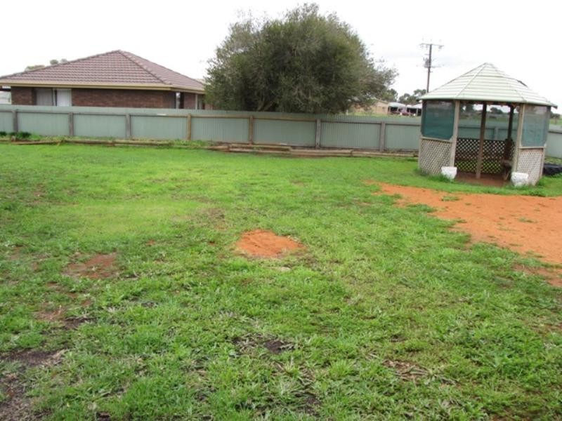 33 Barker Street, Loxton SA 5333