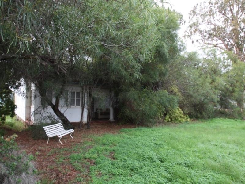 27 Lake Avenue, Barmera SA 5345