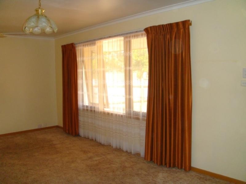 2 Wodonga Avenue, Loxton SA 5333