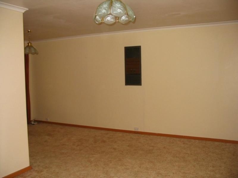 2 Wodonga Avenue, Loxton SA 5333