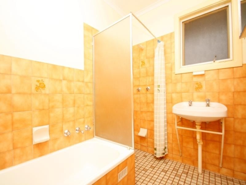 11 Roberts Street, Berri SA 5343