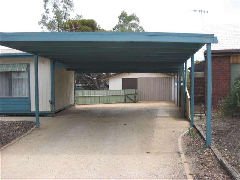 13 Dennis Street, Berri SA 5343