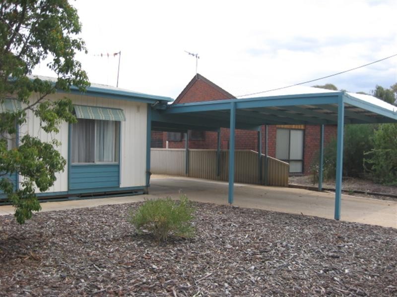 13 Dennis Street, Berri SA 5343