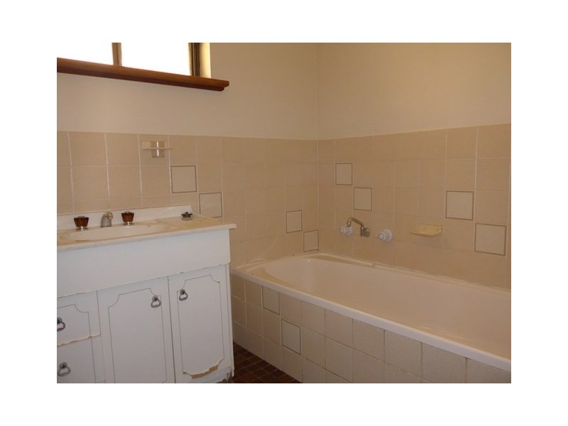 12 Westbrook Avenue, Loxton SA 5333