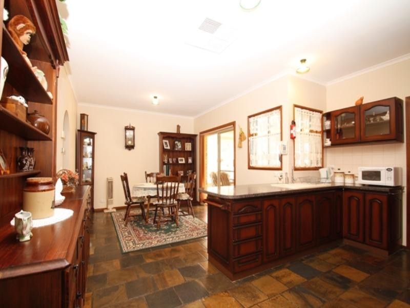 5 Hall Crescent, Loxton SA 5333