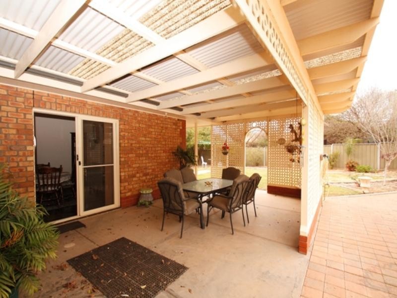 5 Hall Crescent, Loxton SA 5333