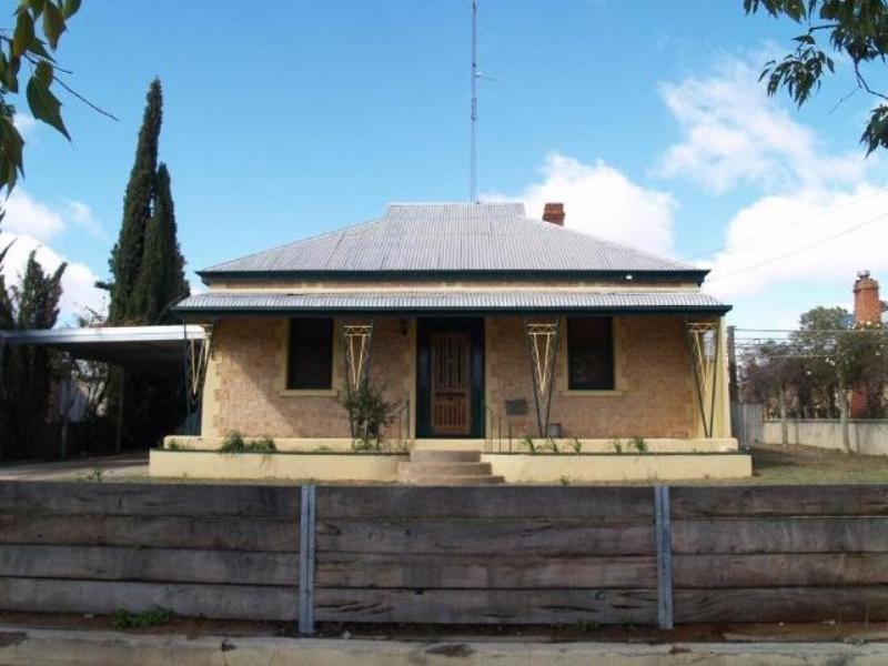 13 Thompson Street, Waikerie SA 5330