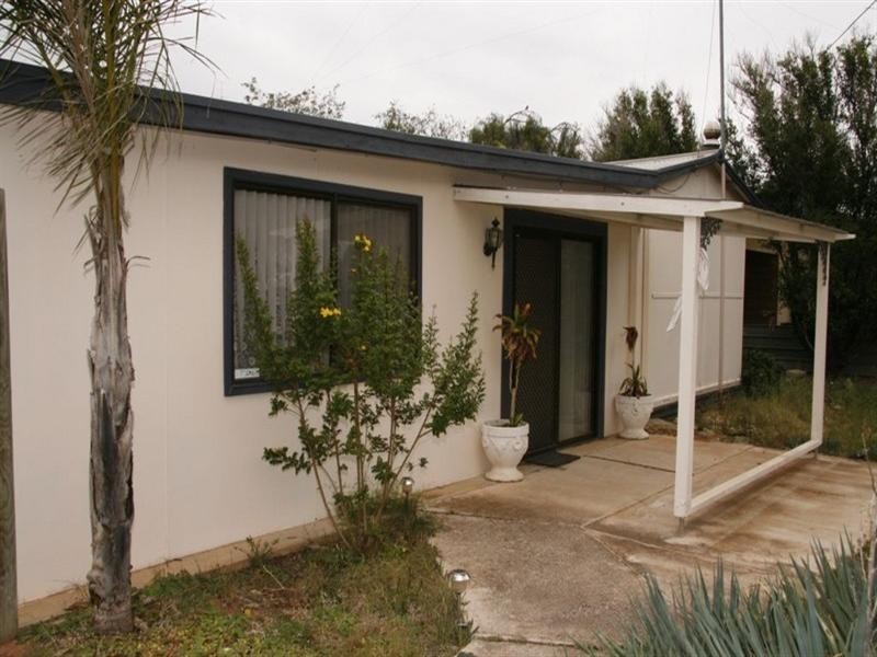 38 Coats Crescent, Waikerie SA 5330