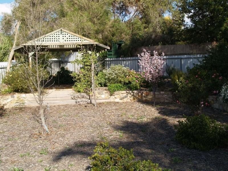 19 West Road, Waikerie SA 5330