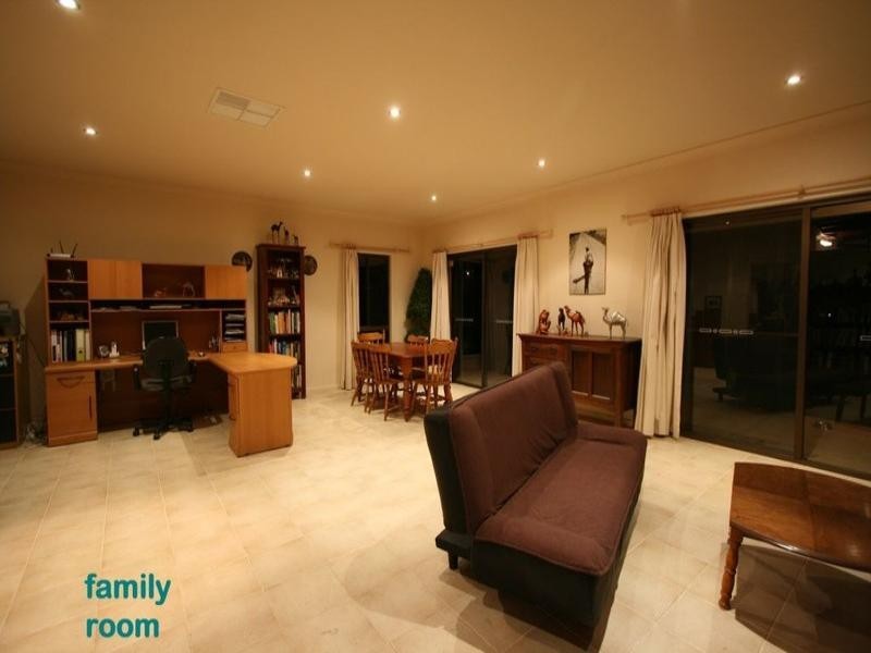 12 Thiele Avenue, Loxton SA 5333