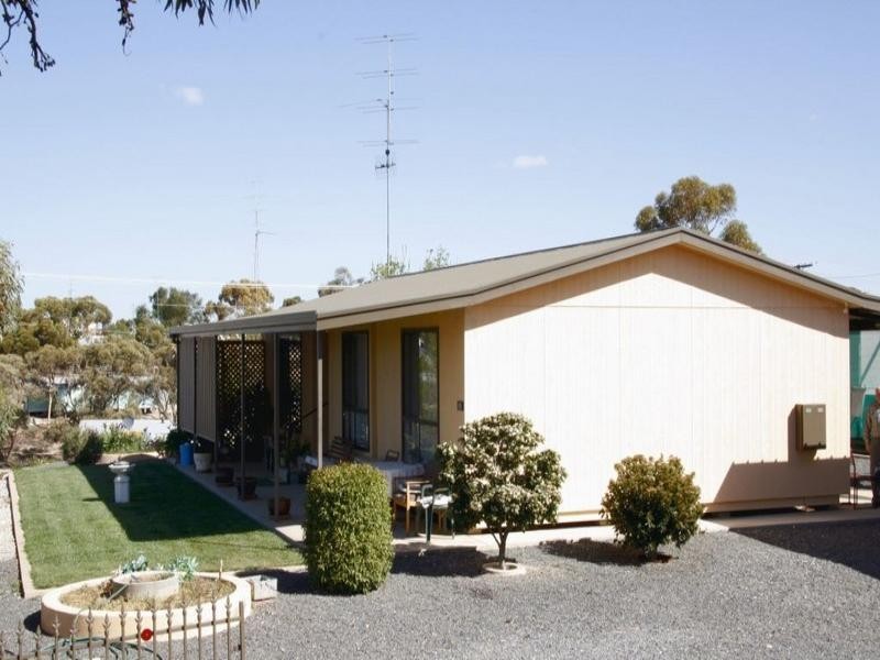 11 Meade Street, Blanchetown SA 5357