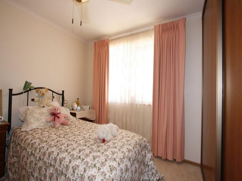 11 Meade Street, Blanchetown SA 5357
