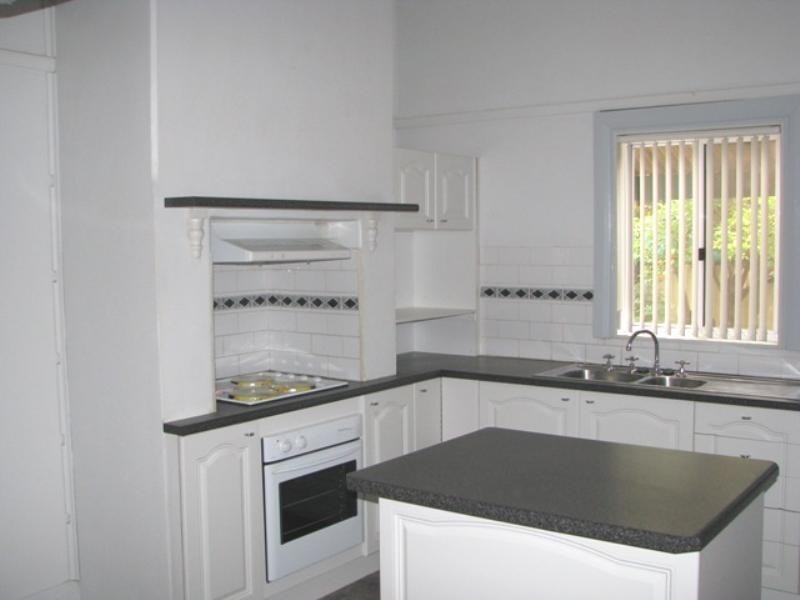 8 Lawrie Terrace, Waikerie SA 5330