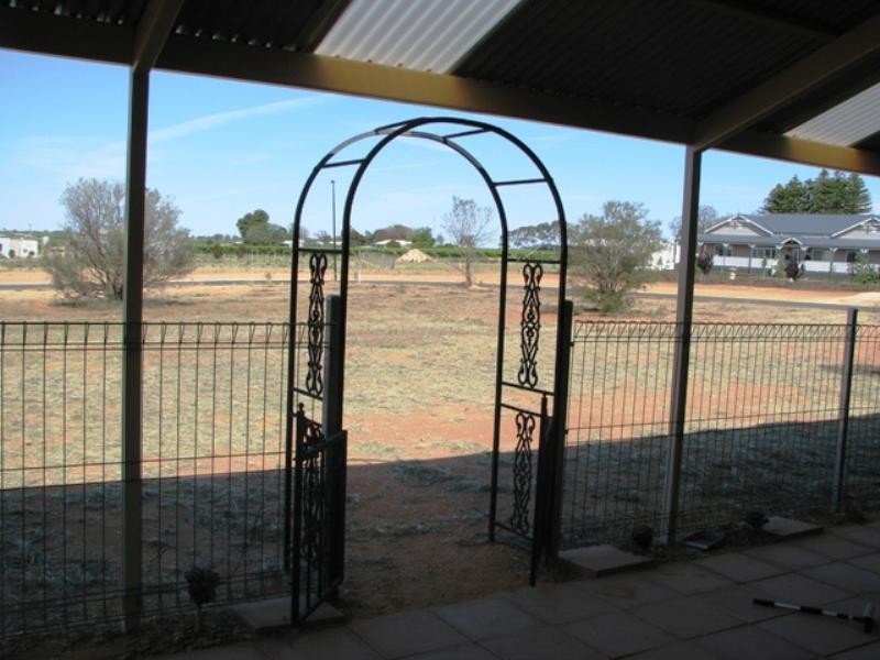 3 Keith Payne Court, Loxton SA 5333