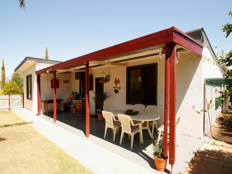 2 Eringa Avenue, Loxton SA 5333