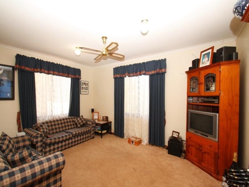 2 Eringa Avenue, Loxton SA 5333