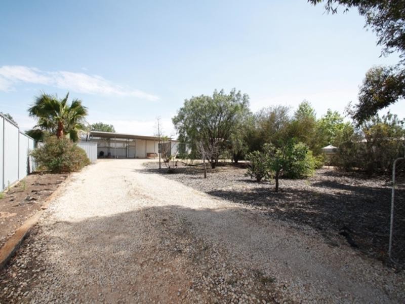 2 Eringa Avenue, Loxton SA 5333