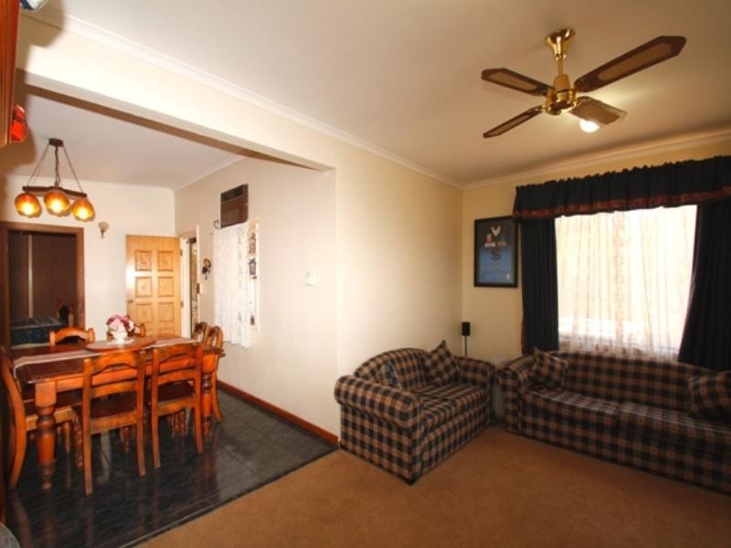 2 Eringa Avenue, Loxton SA 5333