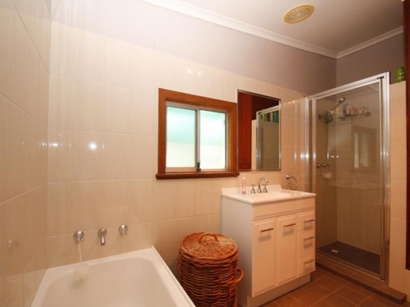 2 Eringa Avenue, Loxton SA 5333