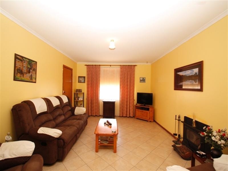 11 Garrard Street, Barmera SA 5345