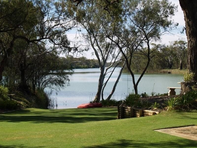 367 Pelican Point, Morgan SA 5320