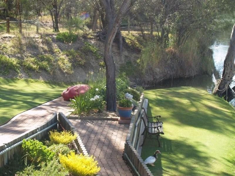 367 Pelican Point, Morgan SA 5320