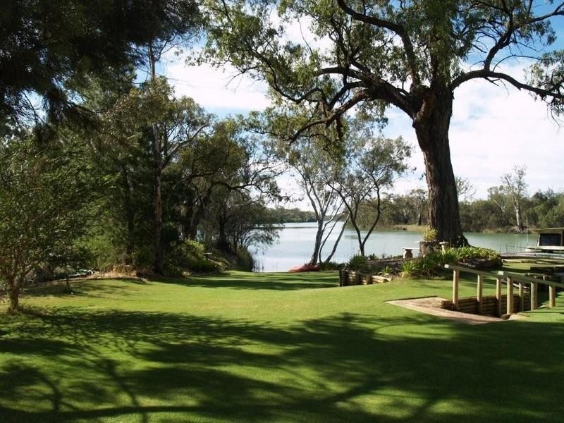 367 Pelican Point, Morgan SA 5320