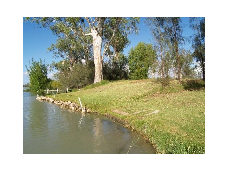 Lot 66 Pelican Point, Morgan SA 5320