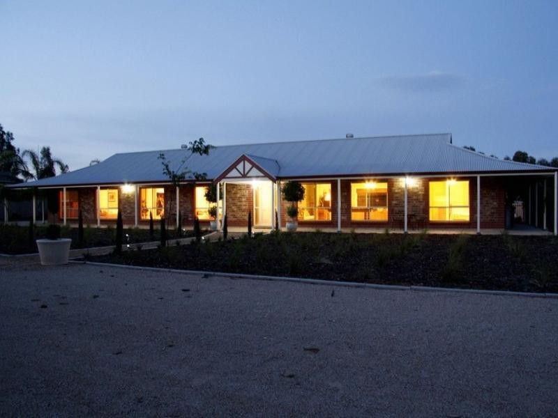 105 Badcoe Road, Loxton SA 5333