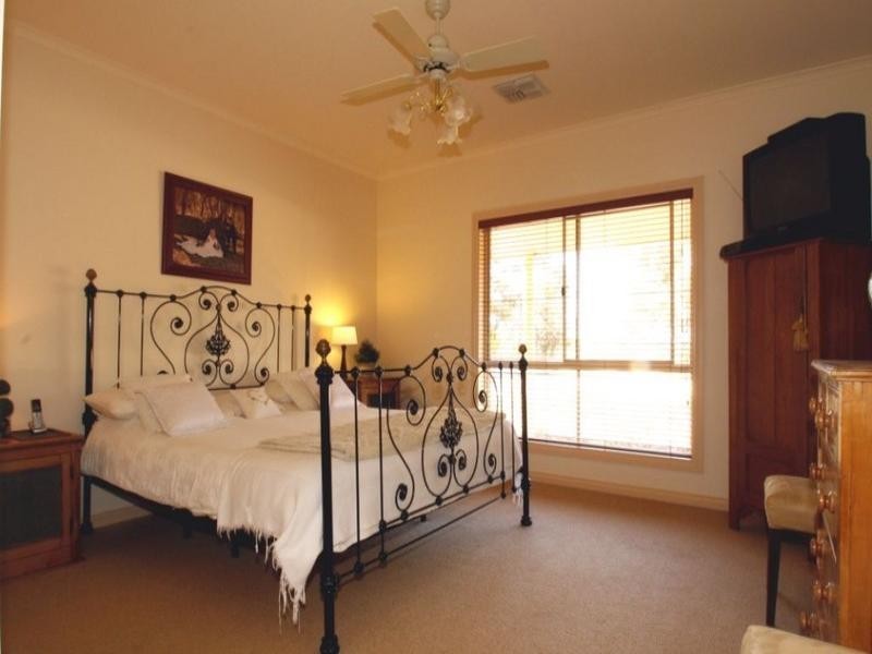 105 Badcoe Road, Loxton SA 5333