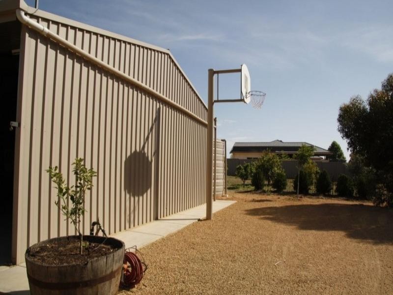 105 Badcoe Road, Loxton SA 5333