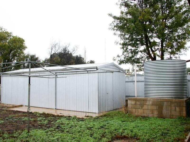 39 First Street, Loxton SA 5333