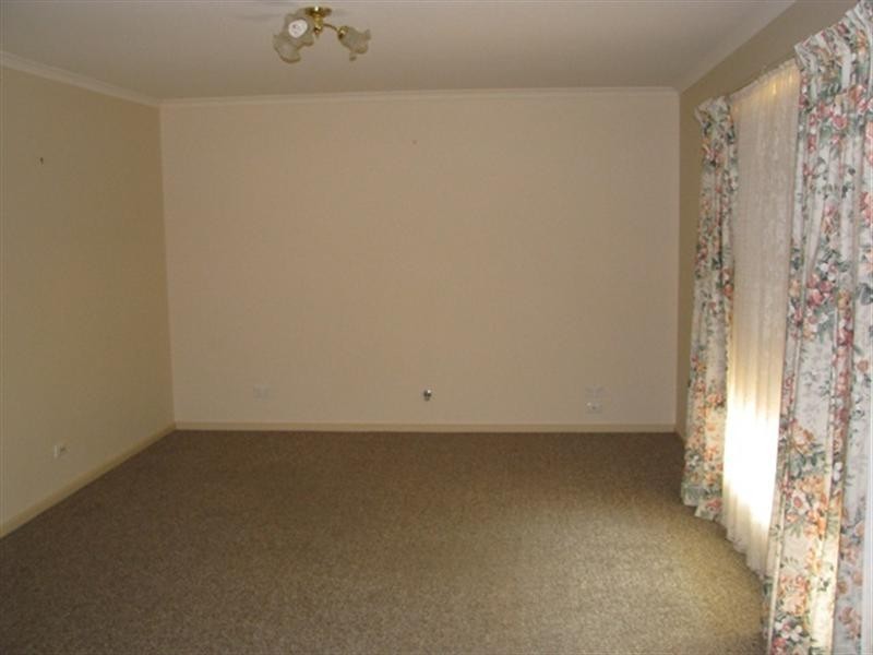 8 Fullwood Street, Waikerie SA 5330