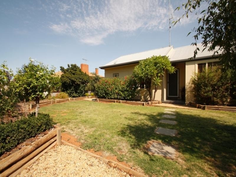 13 Dickerson Street, Barmera SA 5345