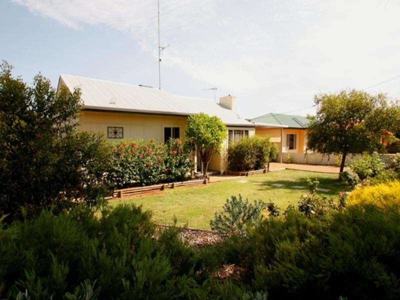 13 Dickerson Street, Barmera SA 5345