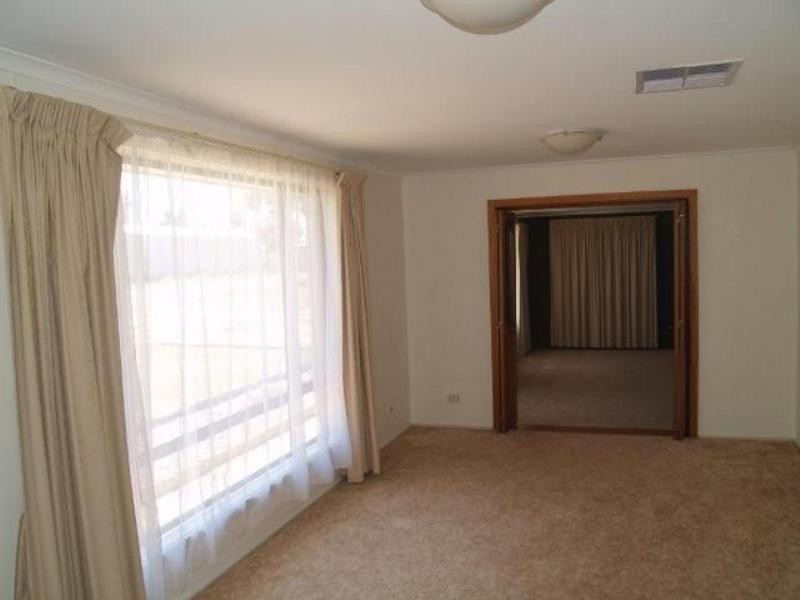 92 Benlow Road, Waikerie SA 5330