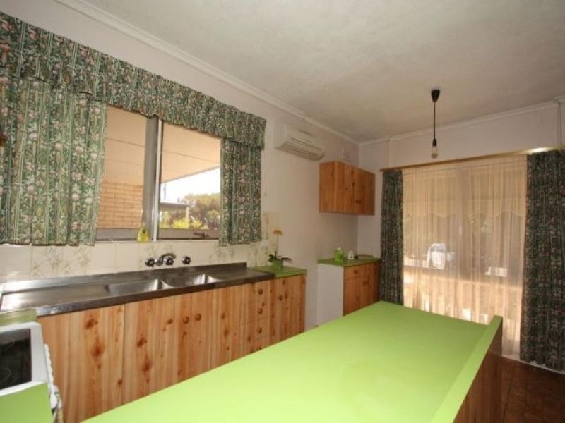 10 Isaacson Street, Waikerie SA 5330