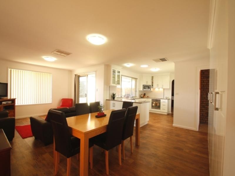 33 Eringa Avenue, Loxton SA 5333