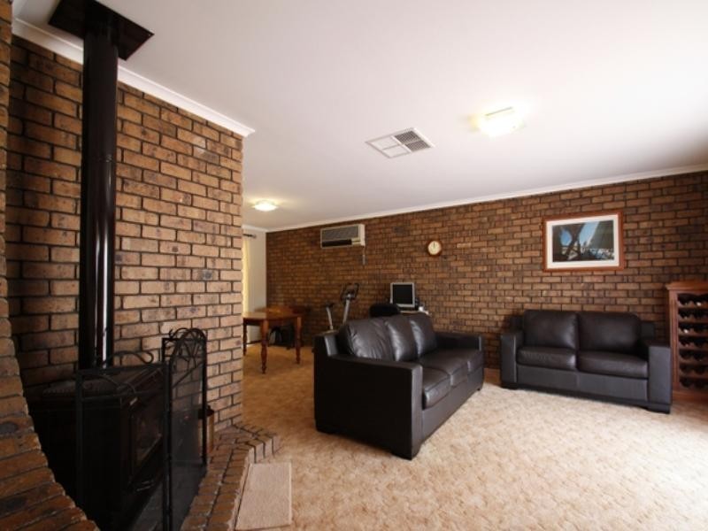 33 Eringa Avenue, Loxton SA 5333