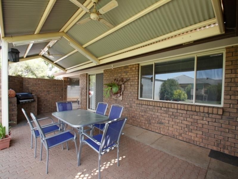 33 Eringa Avenue, Loxton SA 5333