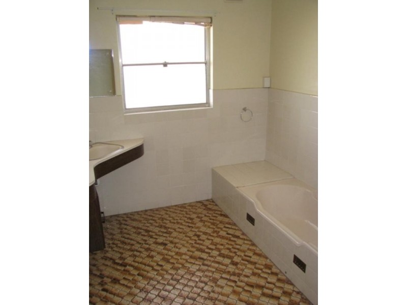 2 Miller Street, Waikerie SA 5330